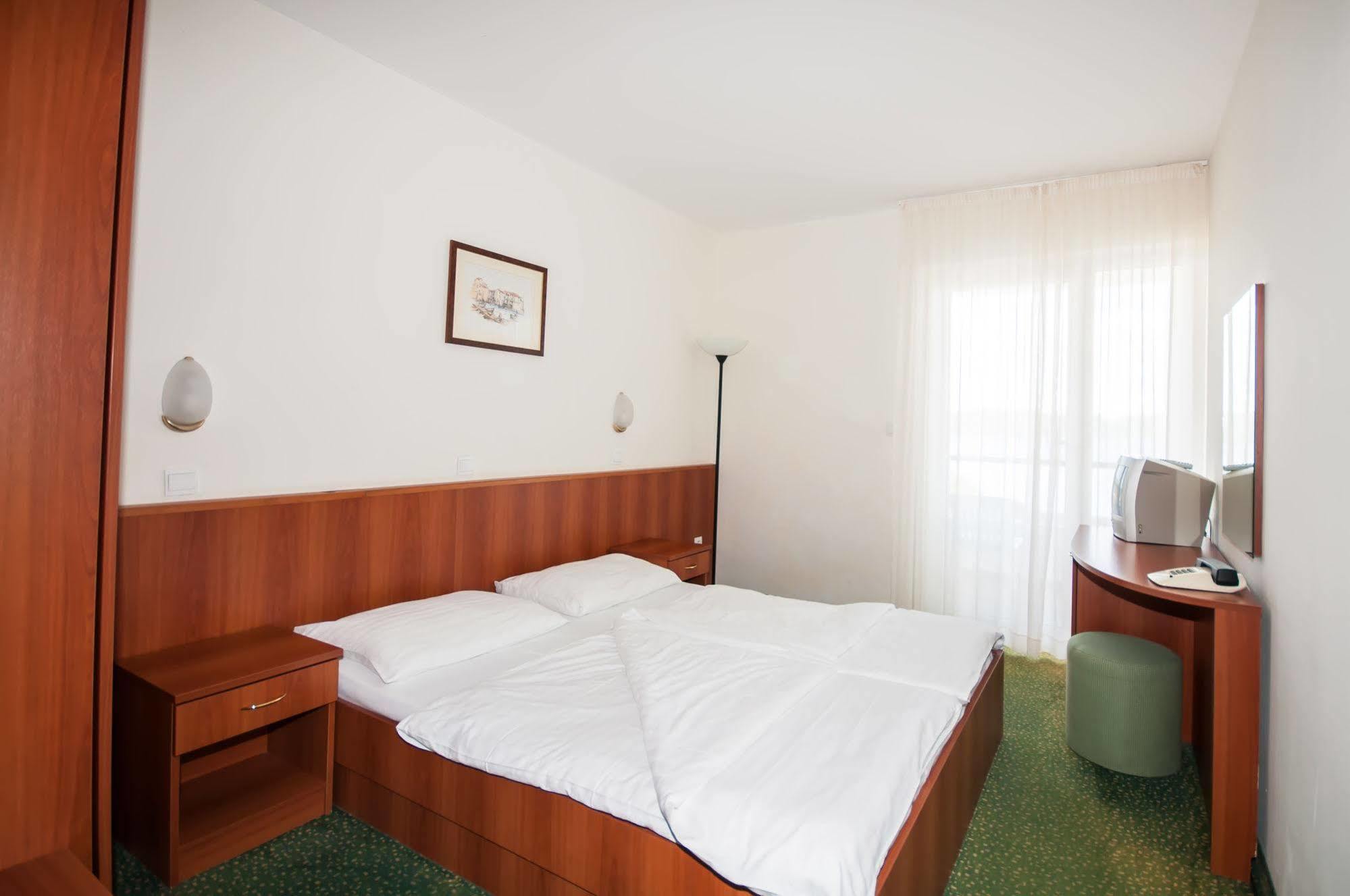 Hotel Lavanda Božava Exterior foto